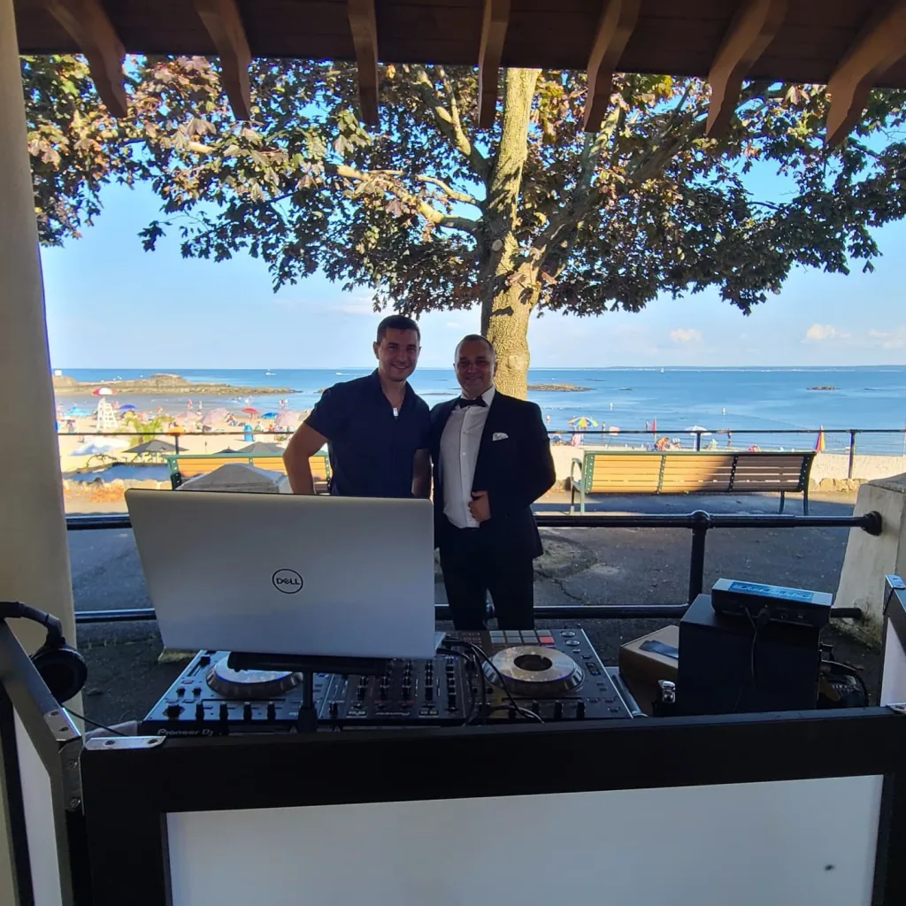 Florida party DJ with microphone hosting